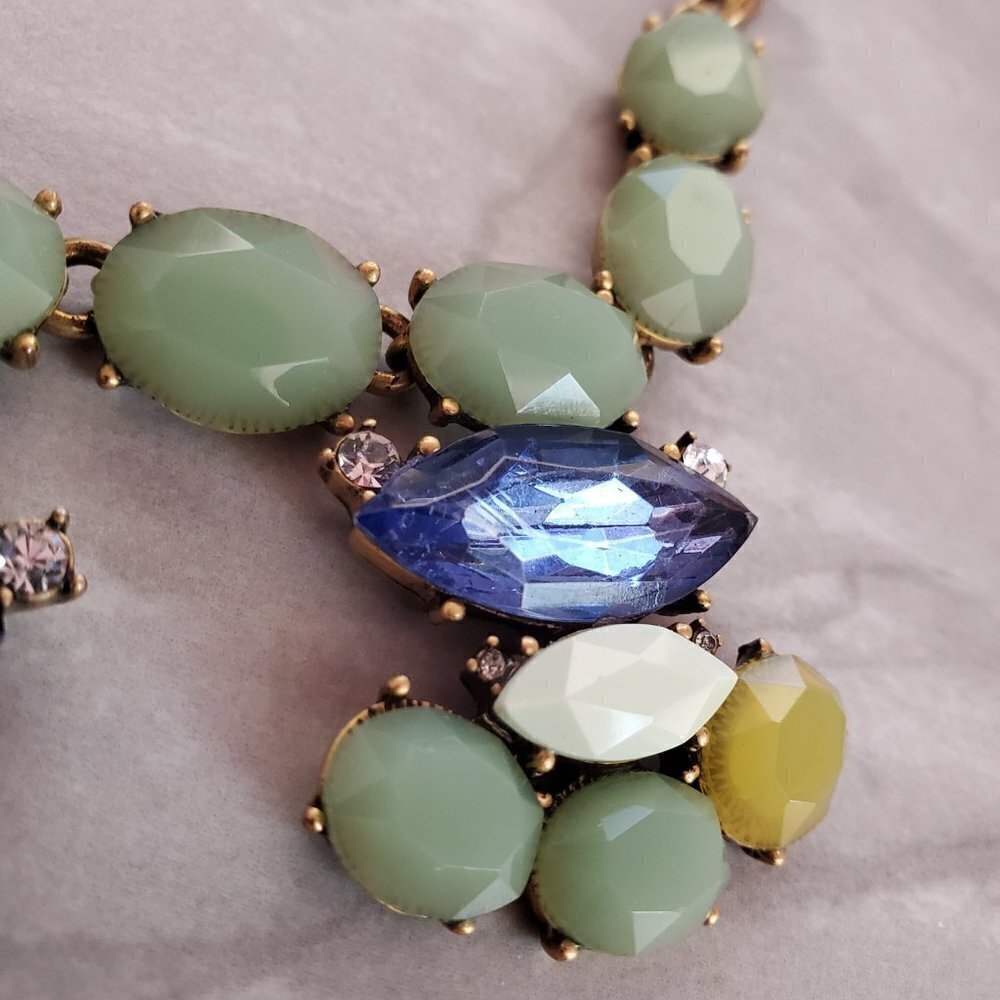 ✨ J.Crew Blue Green Rhinestones Crystals Cluster Statement Necklace ✨ - Picture 6 of 13